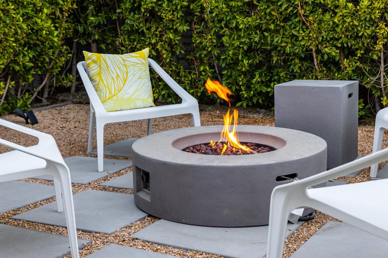 Fire pit lounge