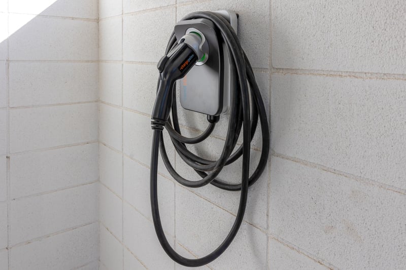 Universal electric charginig station