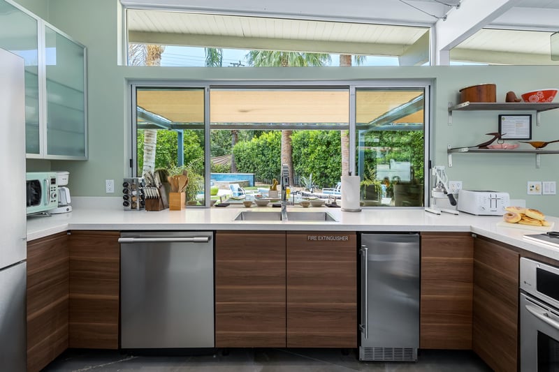 Modern, chefs kitchen