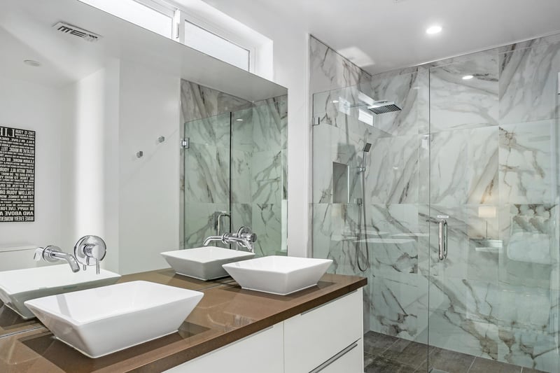 Ensuite bath with double sink