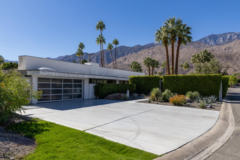 Welcome to Azure Palms at Deepwell