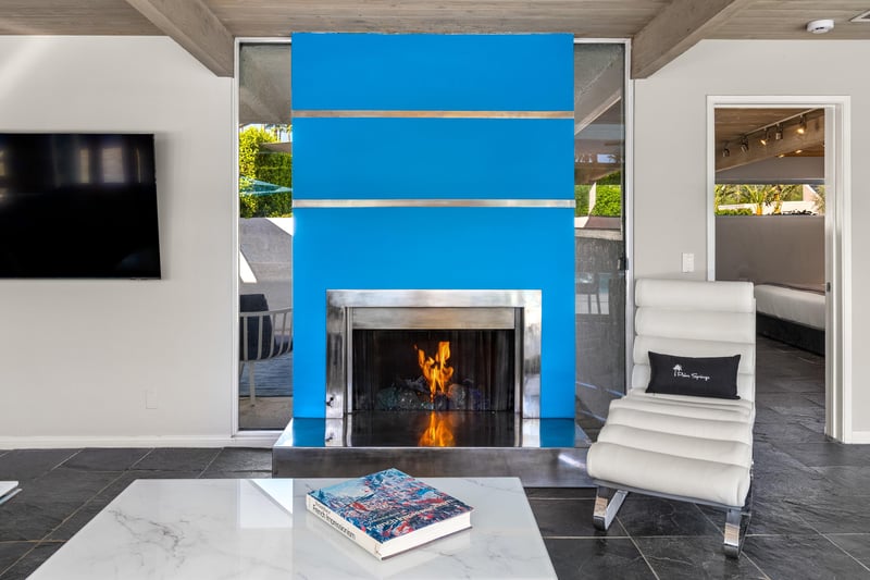 Gorgeous comfy fireplace