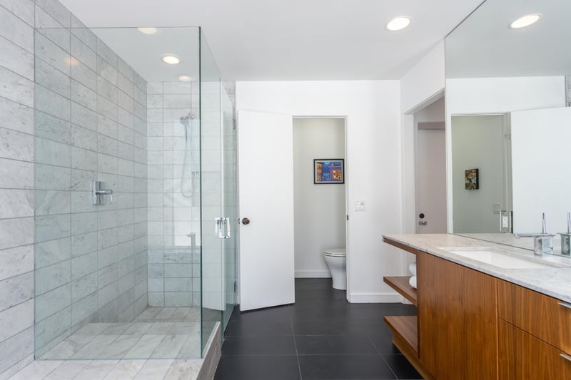 Pamper yourself in the luxurious bathroom