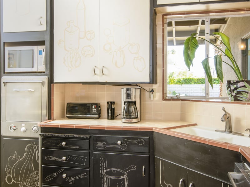 Well equipped kitchen