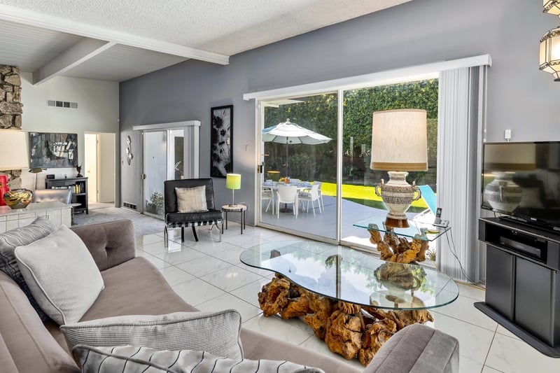 Great for morning coffee breaks