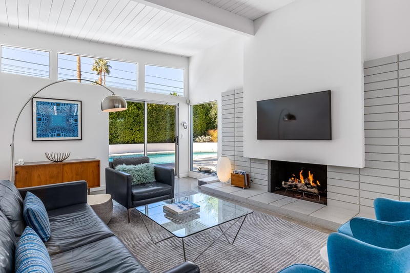 Timeless midcentury living space