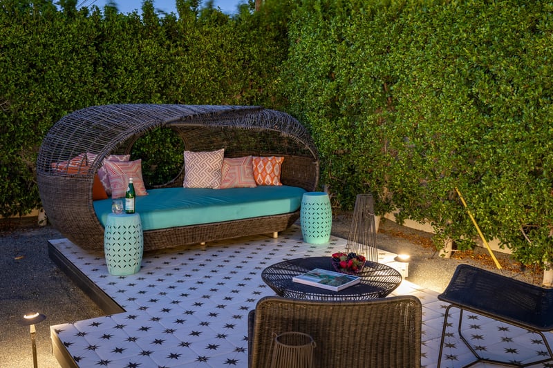 Lavish Deck Sitting Area