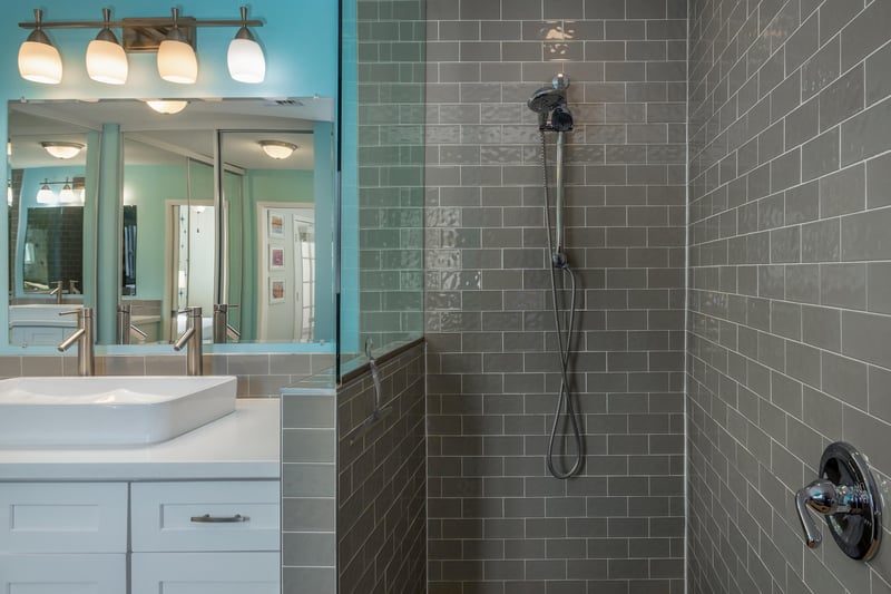 Pamper yourself in the luxurious bathroom