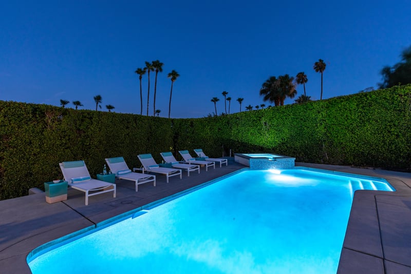 Glimmering Pool Lights