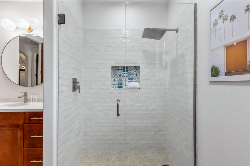 Guest shower with waterfall feature