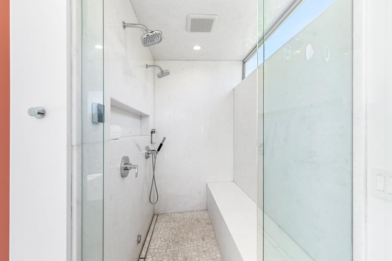 Walk in guest shower