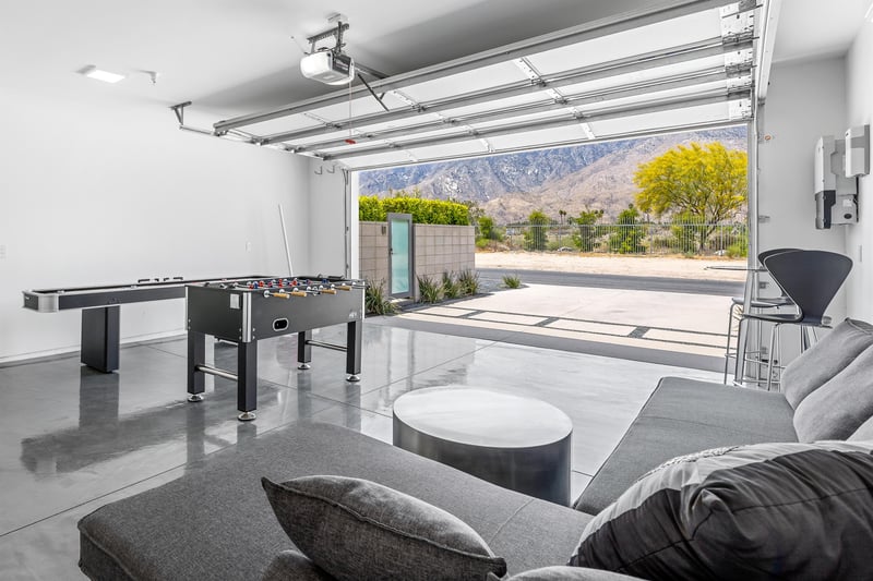 Let the warm desert air in