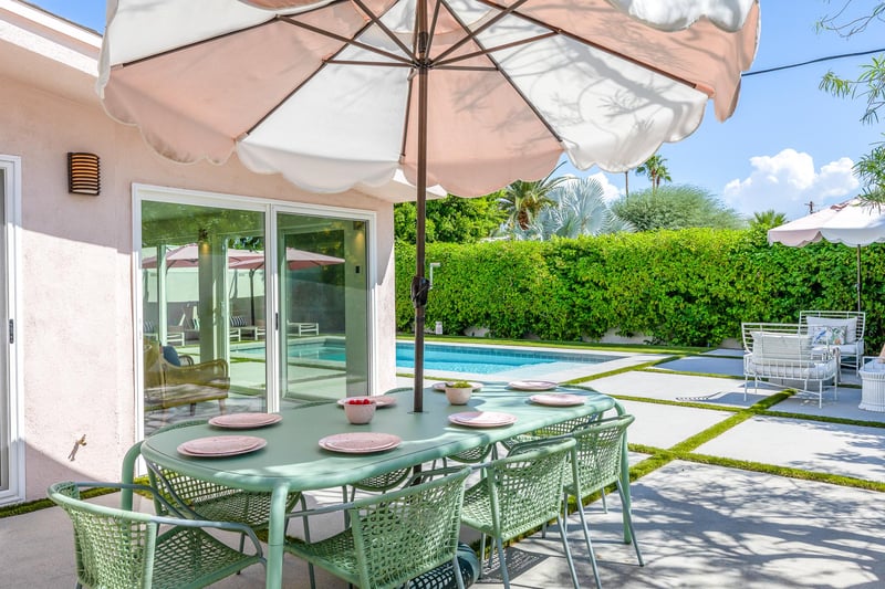 Covered al fresco dining