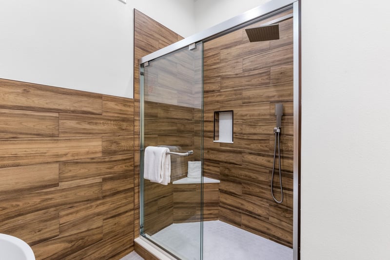 Primary bedroom en suite shower