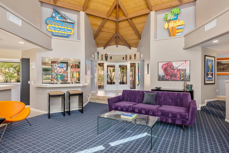 Very spacious living room