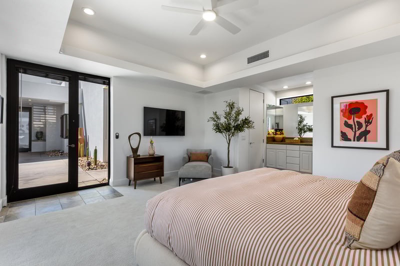 Spacious guest quarters