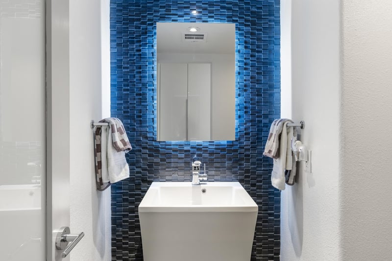 Halfbath near the kitchen