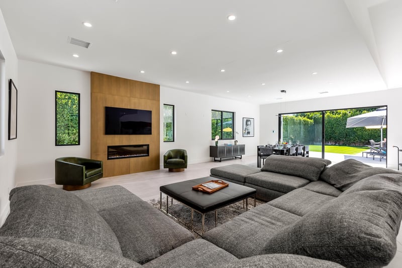 Spacious and relaxing living room