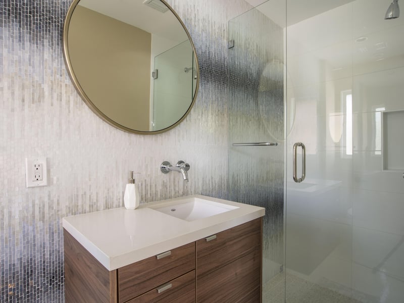 Luxurious bathroom fixtures