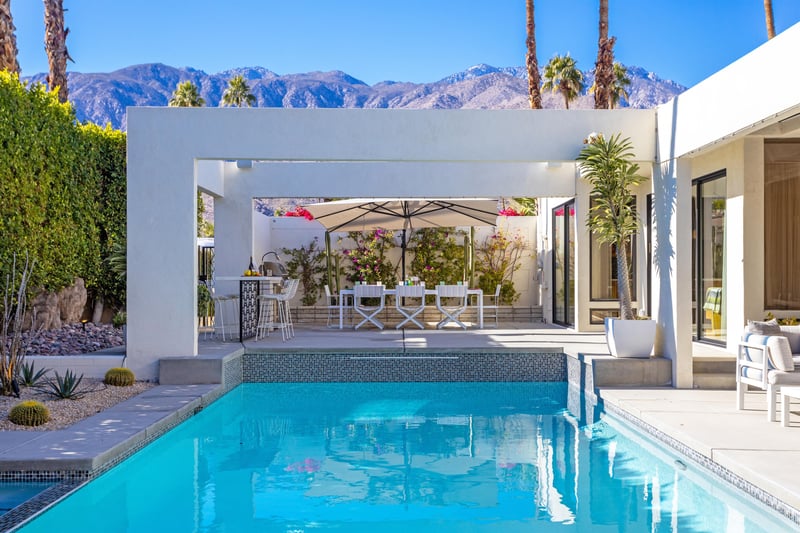 Sparkling resortstyle pool