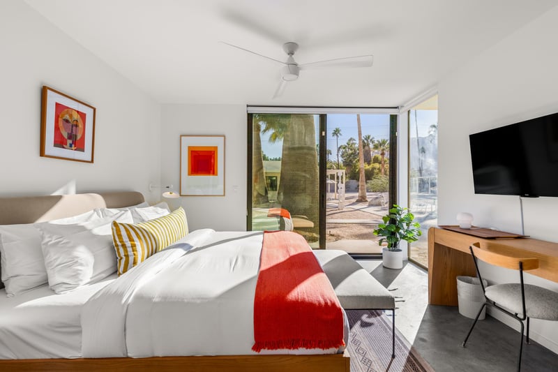 Secondary villa bedroom