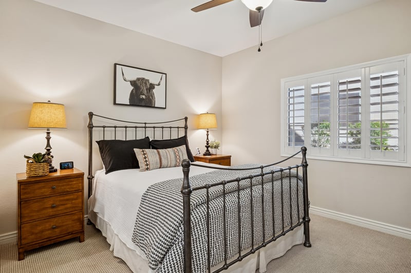 Guest bedroom with full size bed.