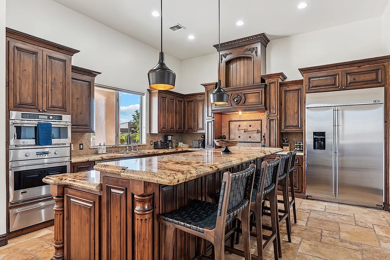 Large kitchen island  breakfast bar for entertaining