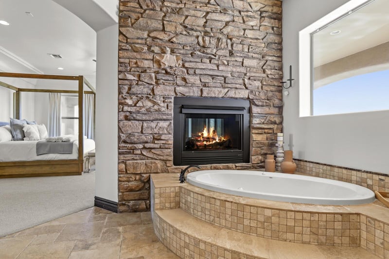 Master Suite   Jetted Soaking Tub and Fireplace