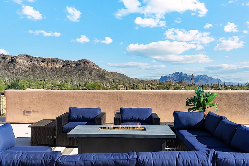 Stunning Mountain Views   Rooftop Patio