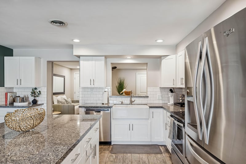 Stainless steel appliances, lots of counterspace.