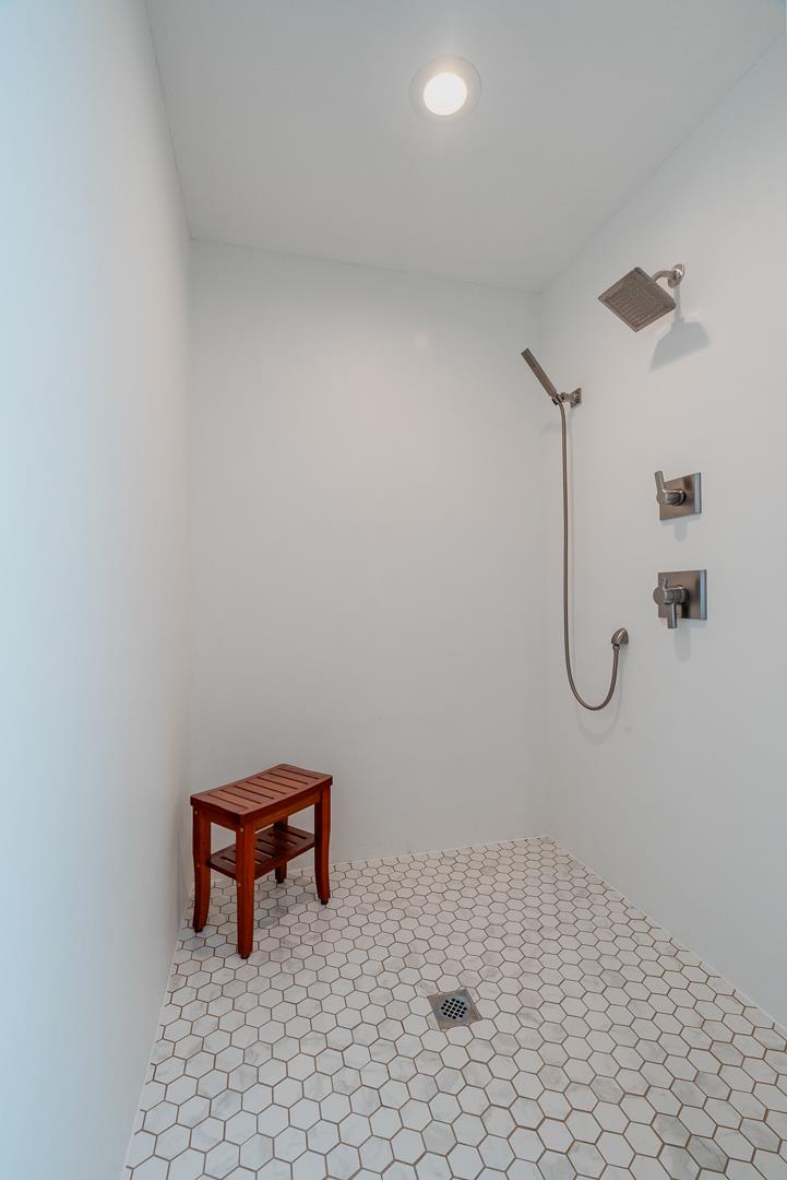 En Suite Walk In Shower