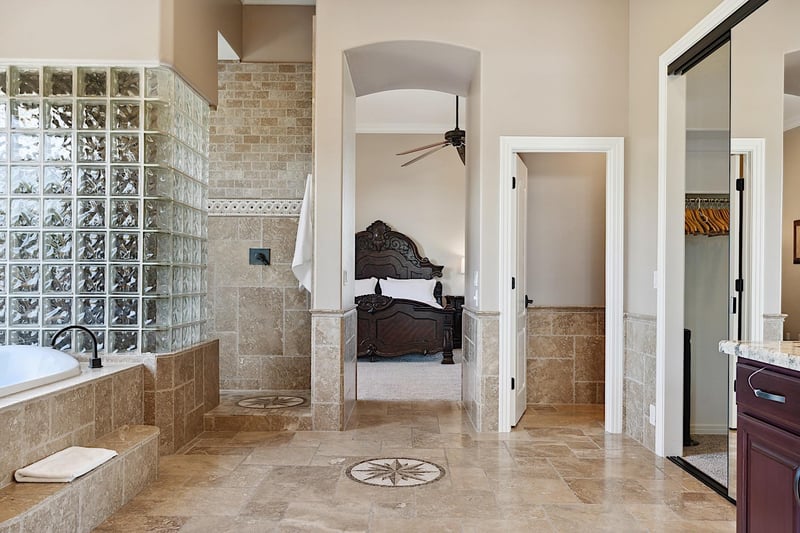 Large walkin shower and two walkin closets