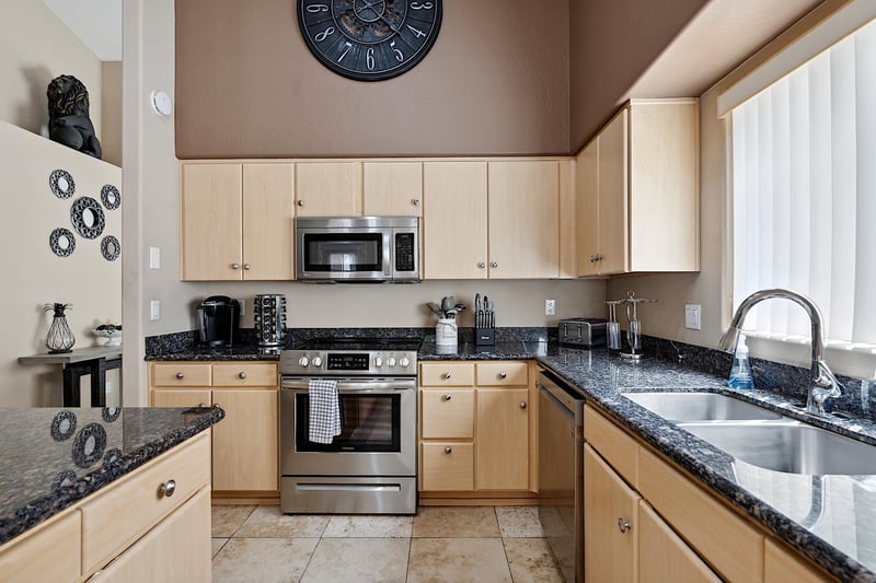 Big kitchen with lots of counter space