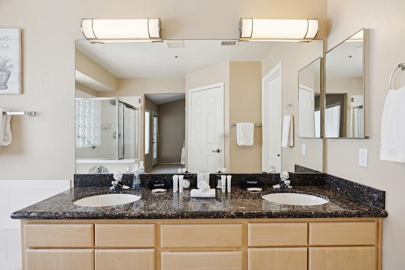 Master Bathroom  Dualvanity