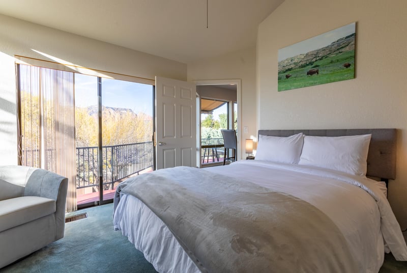 2nd Guest Bedroom With Access To Deck