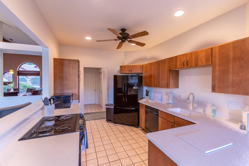 Fully Stocked Kitchen With Everything You Need