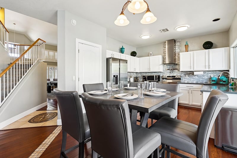 Dining Table Seats 6