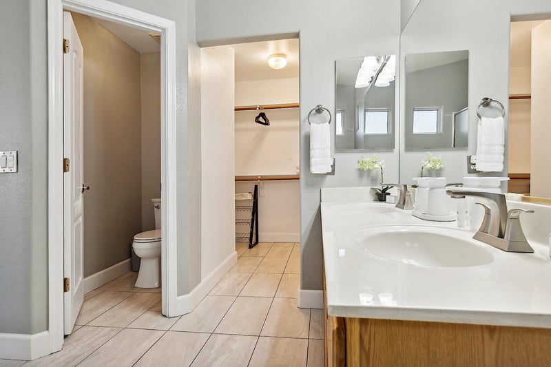Master Bathroom Upstairs