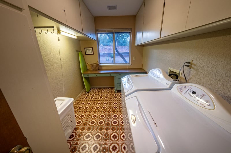 Retro Laundry Room