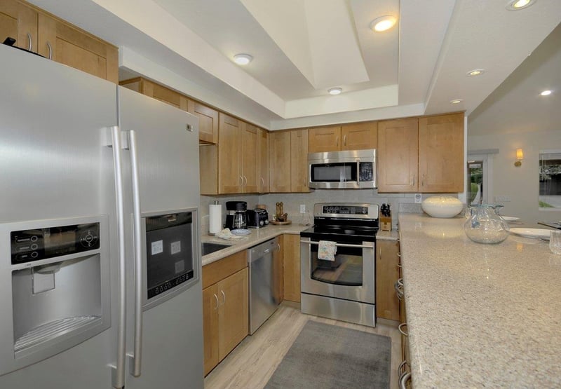 Over stocked kitchen with all you need