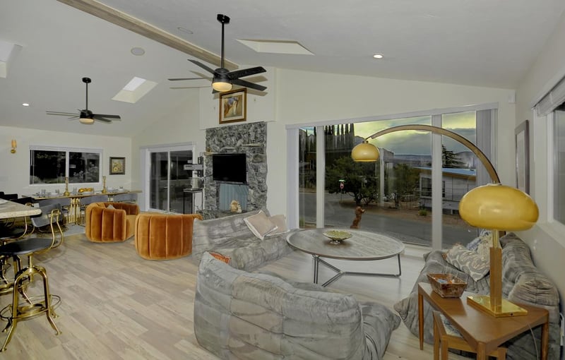 Extra seating with red rock views