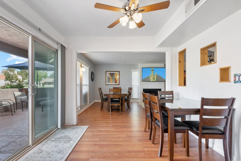 There are two separate dining areas to enjoy, seating 6 in the dining room with an expandable table to seat 8, and a table to seat 4 in the kitchen.