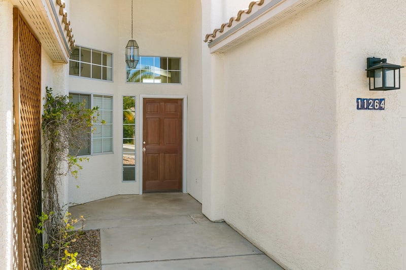 Entry area with no steps