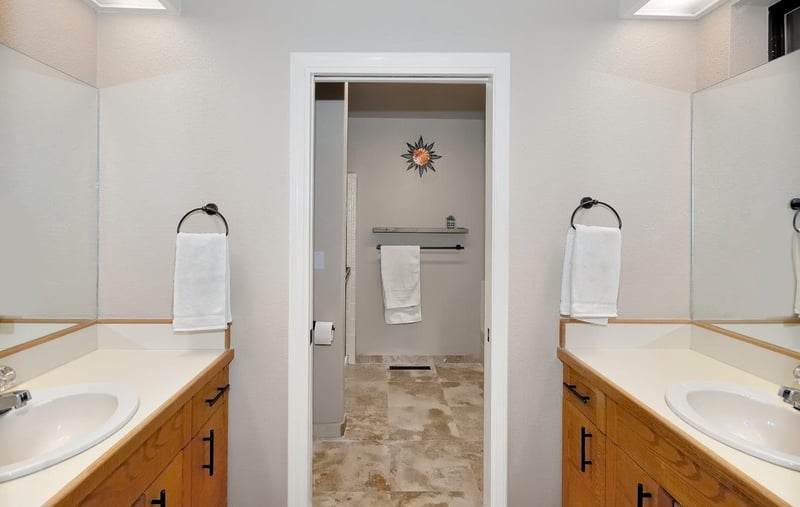 Master en suite vanities