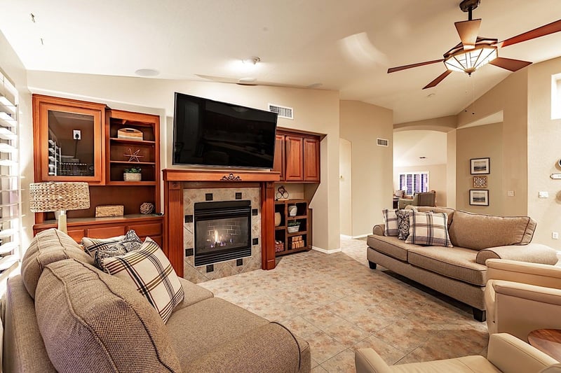 Flat screen TV with cable and WiFi included