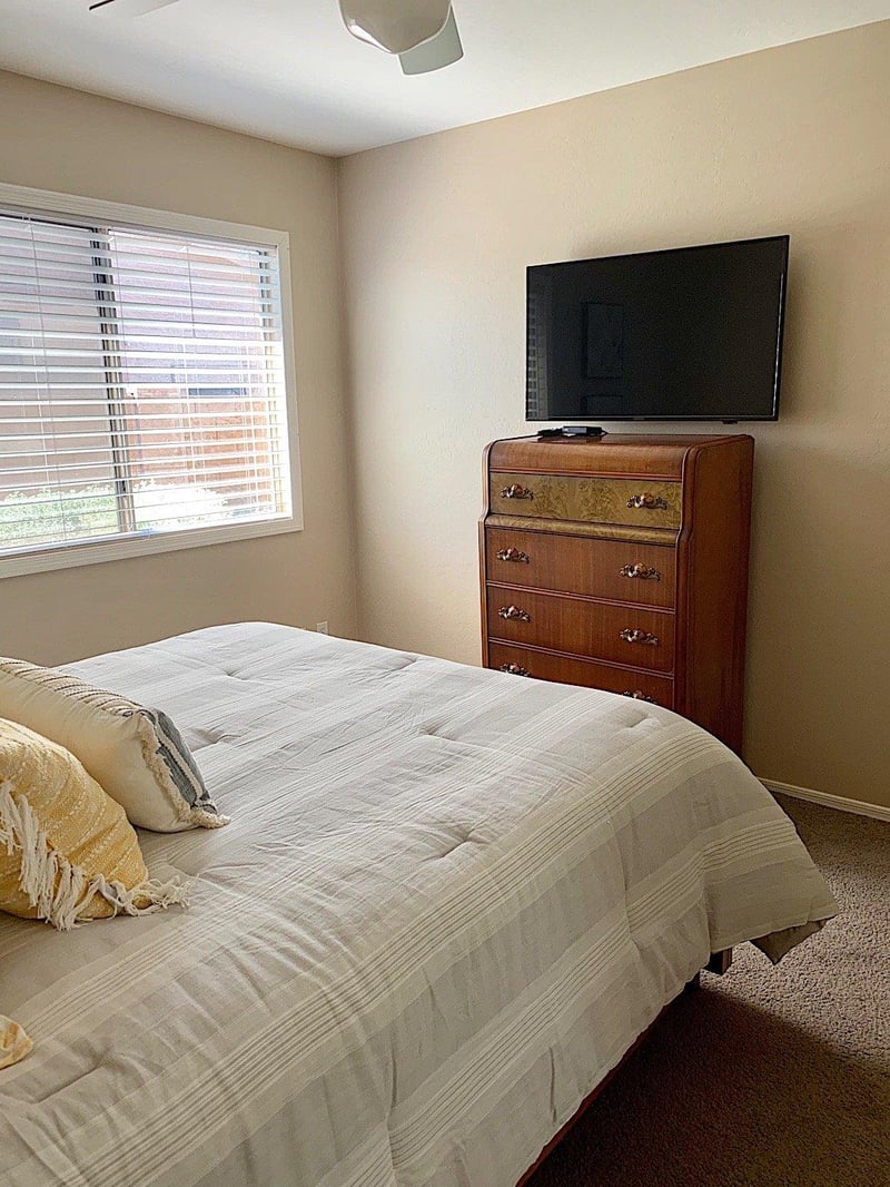 Flat screen TV with cable