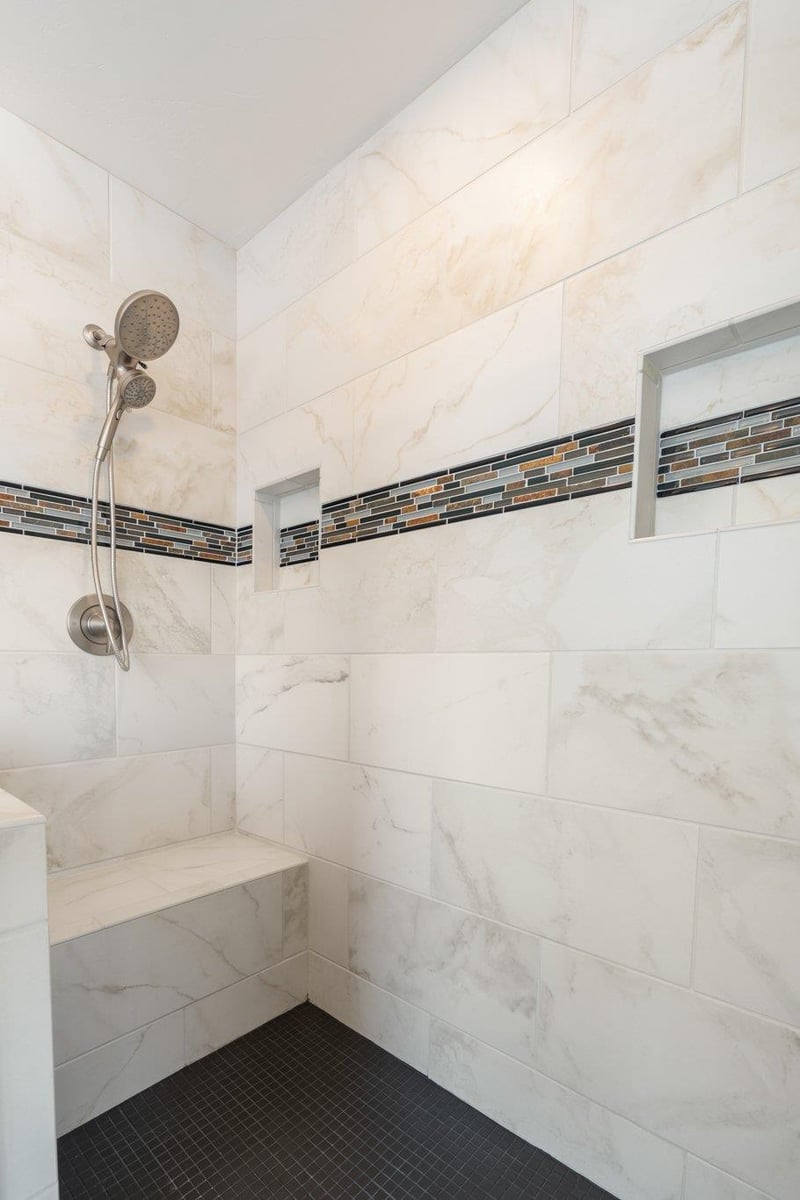 Master En Suite Shower. There Is  A Secondary Shower Head On Opposite Side