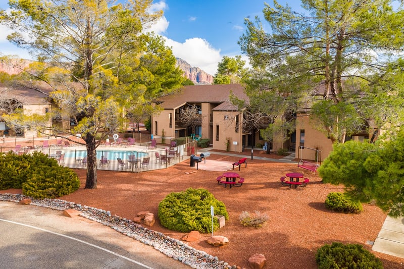 BBQ and pool right outside the front door.