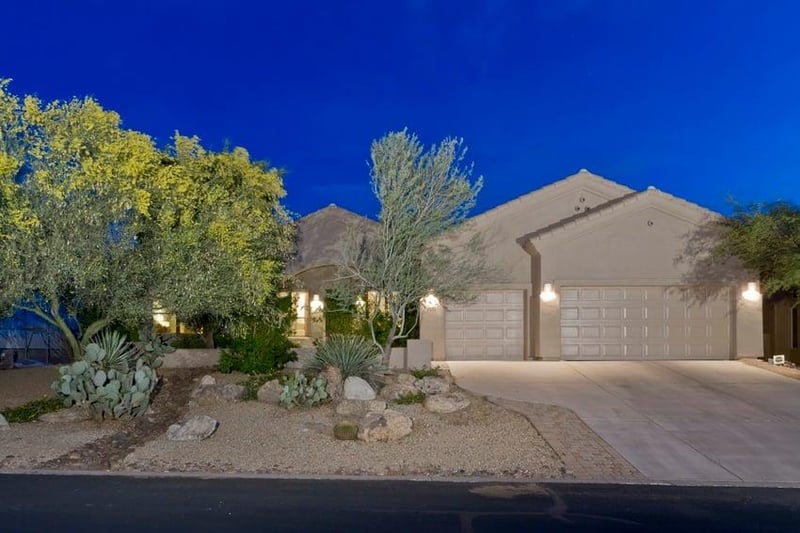 Can you imagine coming home for the evening to this great house