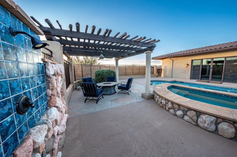 Outdoor Fire Pit Is A Must